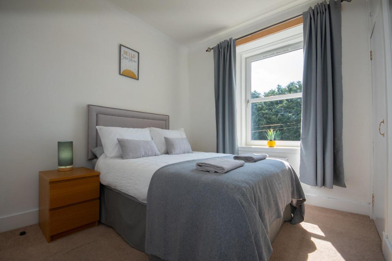 Dwellcome Home Ltd 1 Bed Apt, Half Mile To Union Street Yet Quiet, Free Parking, Fast Wifi, Ideal For Long Term Contractor, Etc Stays, Fully Equipped Kitchen, Regular Housekeeping Option - See Our Site For Assurance Aberdeen Exterior photo