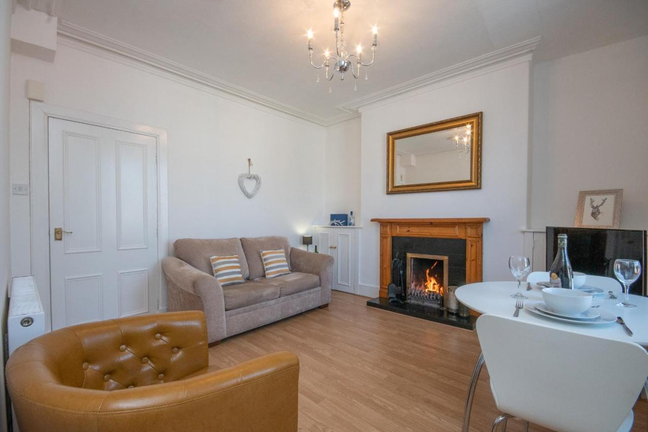 Dwellcome Home Ltd 1 Bed Apt, Half Mile To Union Street Yet Quiet, Free Parking, Fast Wifi, Ideal For Long Term Contractor, Etc Stays, Fully Equipped Kitchen, Regular Housekeeping Option - See Our Site For Assurance Aberdeen Exterior photo